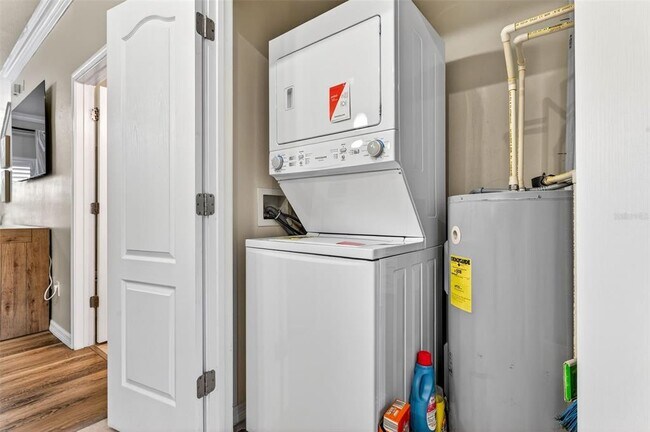 Building Photo - 2713 Lantern Hill Ave