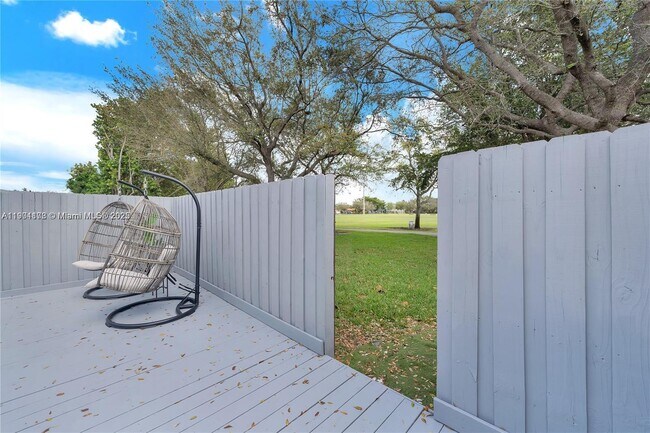 Building Photo - 4809 SW 135th Ct