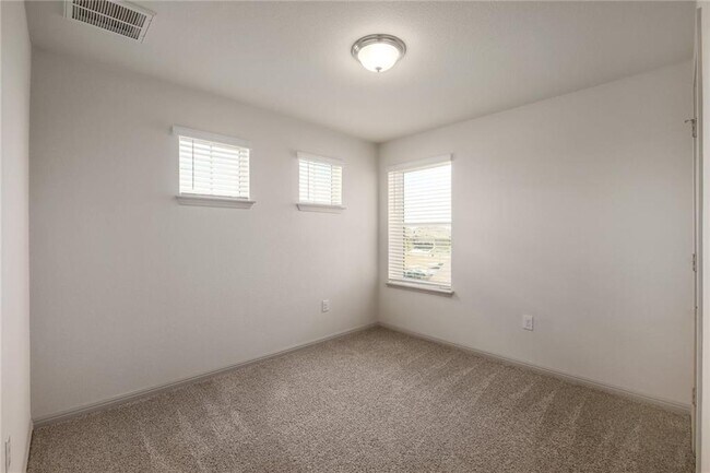 Building Photo - 109 Kleberg Ct