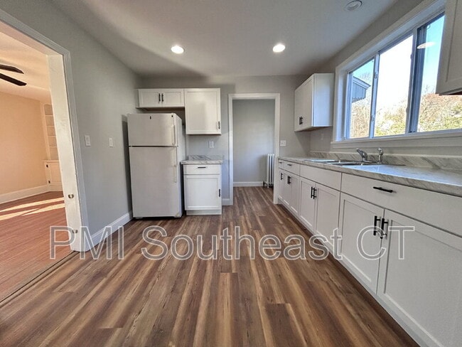 Building Photo - 142 Old Norwich Rd