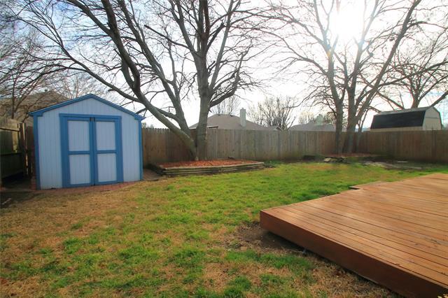 Building Photo - 824 Dixon Ln