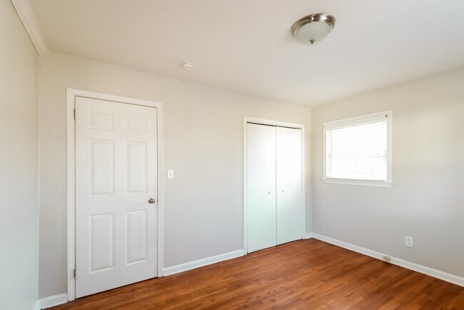 Building Photo - 629 16th Terrace Cir NW