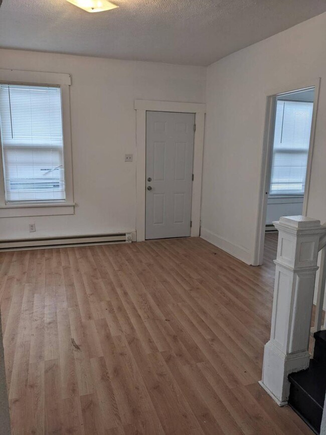 Building Photo - 2.0 bedroom in Muncie Indiana 47303