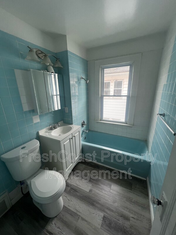 Building Photo - 3402 E 145th St
