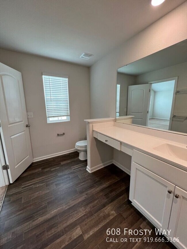 Building Photo - 608 Frosty Way