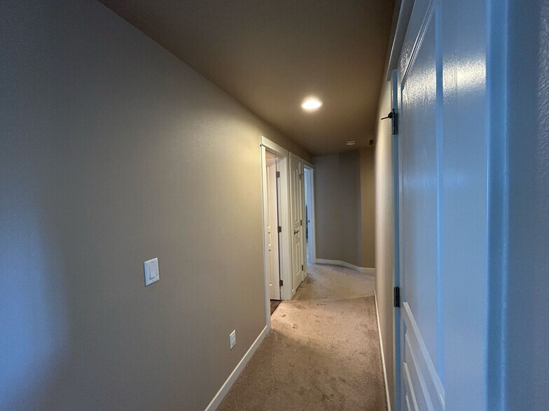 Main Hallway - 511 Casting St SE