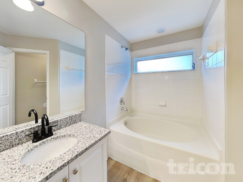 Building Photo - 24307 Satinwood Ct