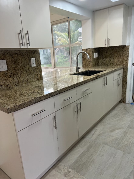 Building Photo - 8409 NW 59th Ct