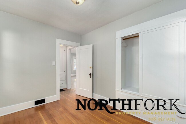 Building Photo - North End Home Available 3/1