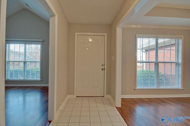 Building Photo - 113 Claytor Ln