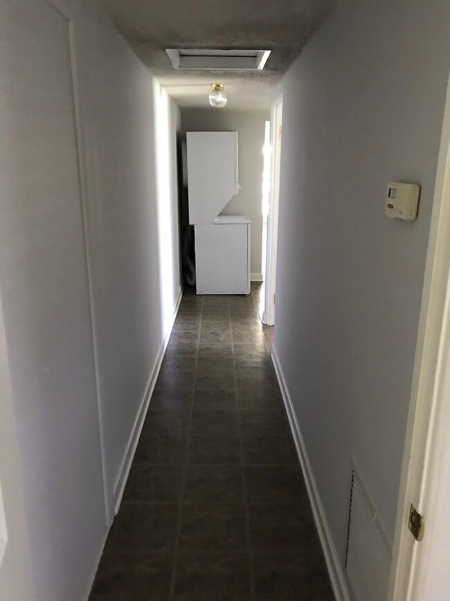 Building Photo - 238 E Harding St