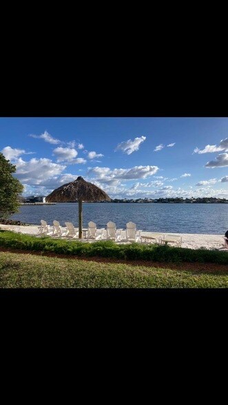 Primary Photo - 1000 Scotia Dr