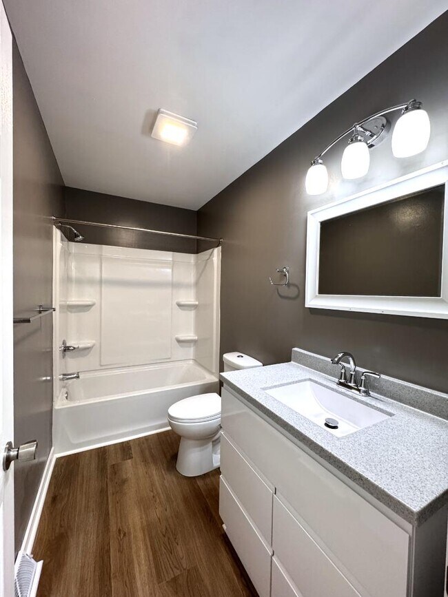 Building Photo - 2007 Burton Ave