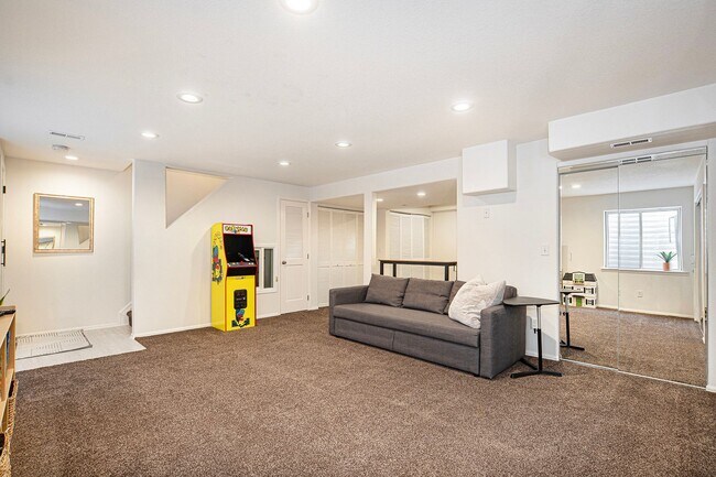 Building Photo - Beautiful 3-Bedroom Home for Rent