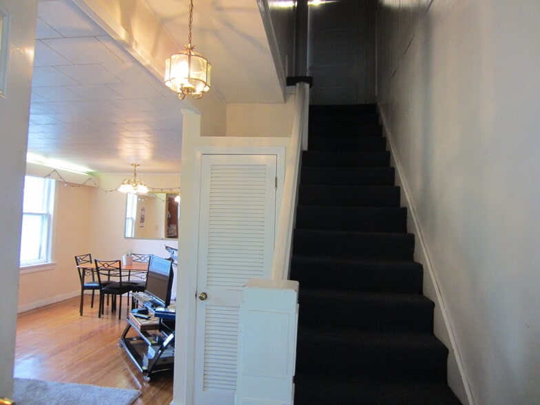 Building Photo - 1537 New Hampshire St