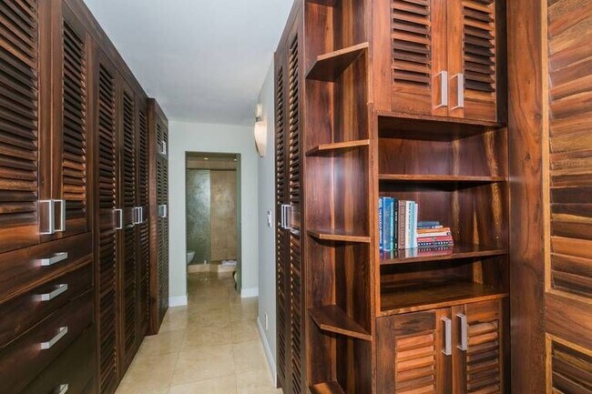 Building Photo - 1765 Ala Moana Blvd