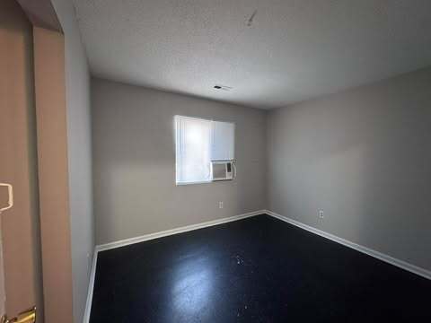 Building Photo - Single Family Standridge manor