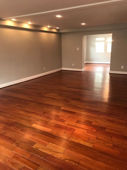 Building Photo - 1803 Great Falls St