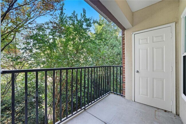Building Photo - 1850 Cotillion Dr