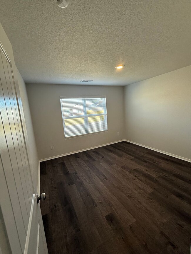 Building Photo - *$99 Rent + Amazon CASH!* Brand New -  Three Bedroom | Two Bathroom Home in Benton