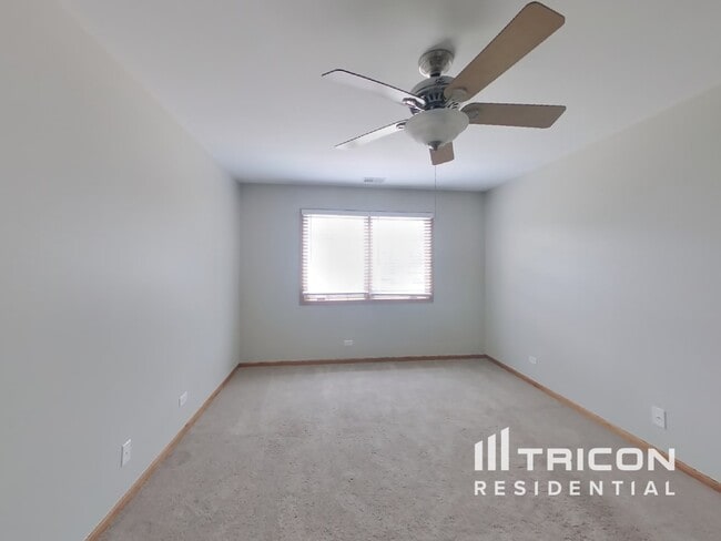 Building Photo - 593 Prairie Crossing Dr