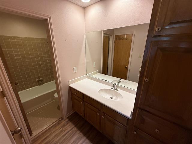 Building Photo - 5883 Westhaven Dr