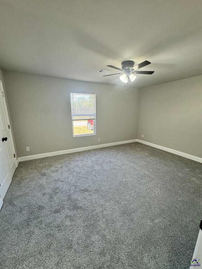 Building Photo - 301 Doyle St