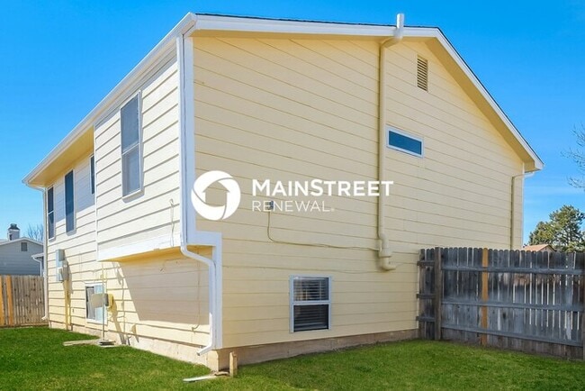 Building Photo - 5 Bedroom Pet-Friendly Home in AURORA, CO ...
