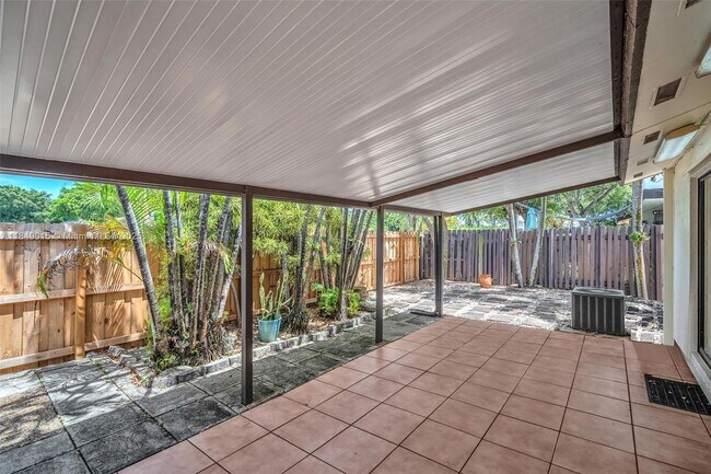 Building Photo - 6611 SW 127th Ct