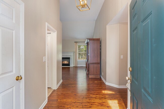 Building Photo - Franklin Home For Lease