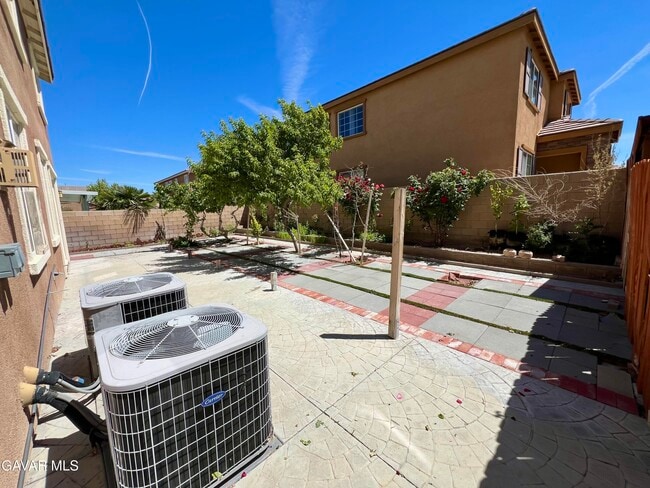 Building Photo - 4564 Jewel Dr