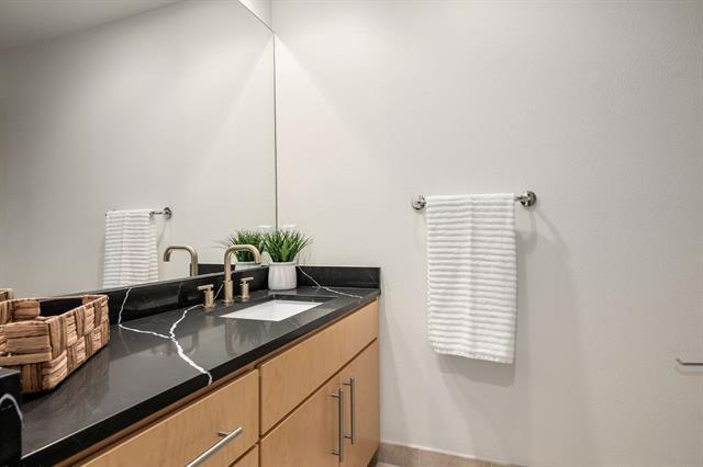 Building Photo - 4111 Newton Ave