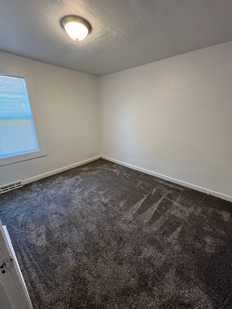 Building Photo - 447 W 2nd St