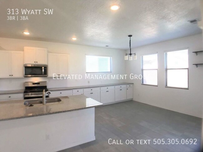 Building Photo - 313 Wyatt Ave SW