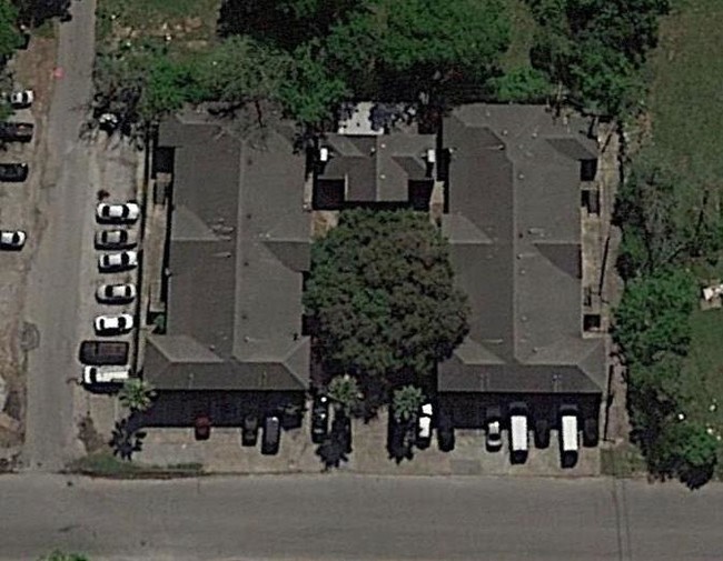 Building Photo - 6215 Tierwester St