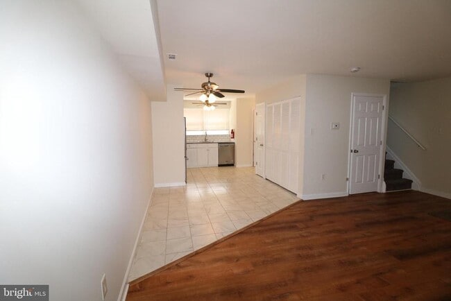 Building Photo - 32 Pin Oak Ln