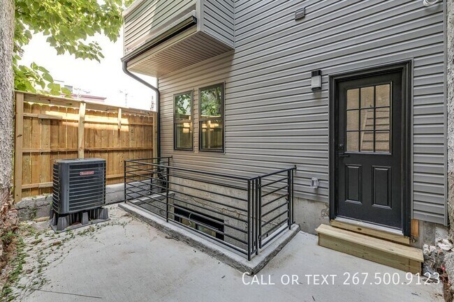 Building Photo - 930 N 2nd St
