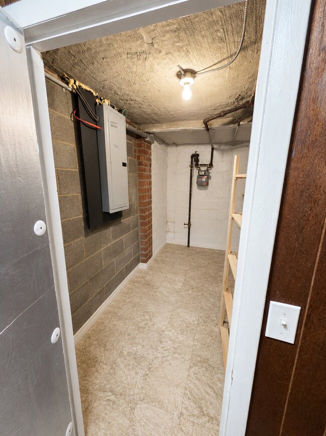 Building Photo - 552 Manor Ridge Rd