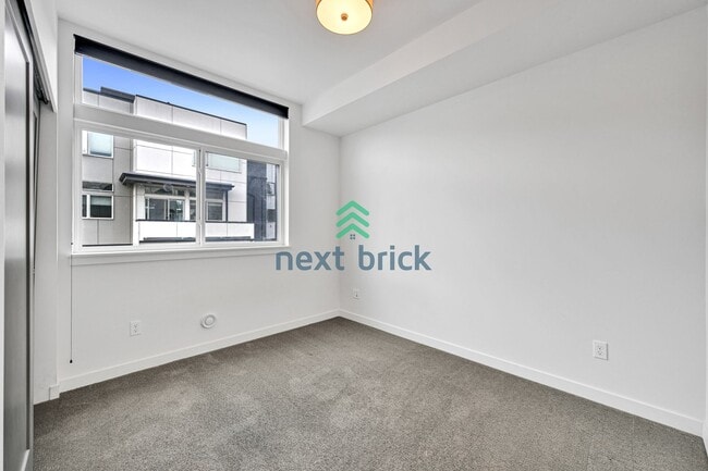 Building Photo - Stunning 3-Bed, 2.5-Bath Townhome in West ...