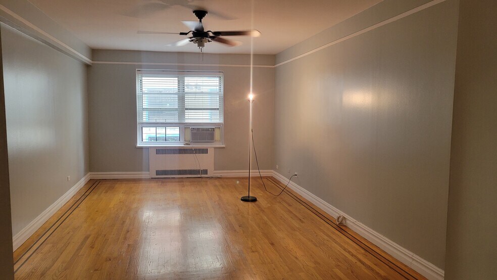 Living Room - 61-41 Saunders St