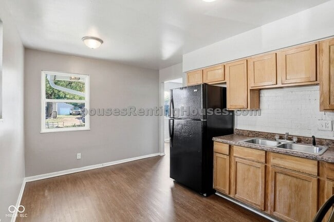 Building Photo - 1414 Ingomar St