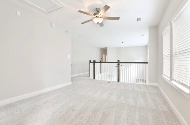Building Photo - 2206 Bridgeport Path Dr