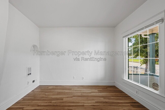 Building Photo - 1718 N Post St