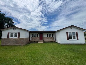 Building Photo - Loris - 3 Bedroom / 2 Bathroom House