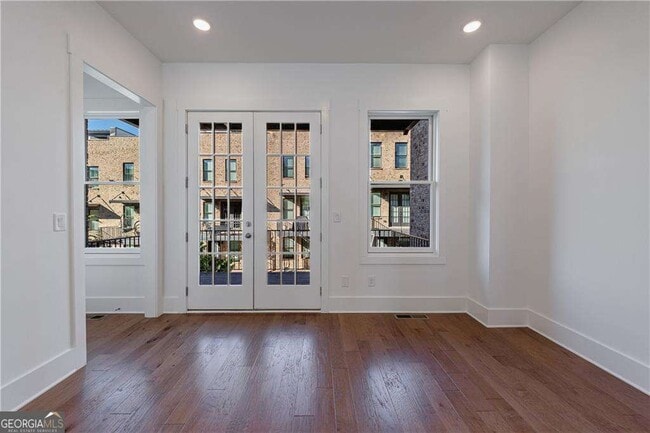 Building Photo - 1032 Robert Smalls Wy