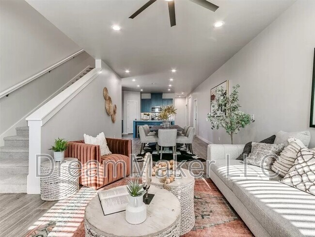 Building Photo - 2815 Clifton Ter