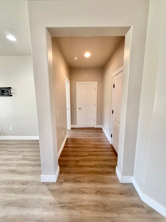 Building Photo - 5973 S Kastra Ln