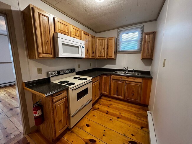 Building Photo - 525 W Church St