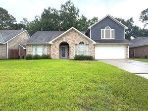 Building Photo - 2106 Lexington Woods Dr
