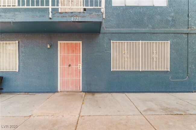 Primary Photo - 4721 Cessna Ave